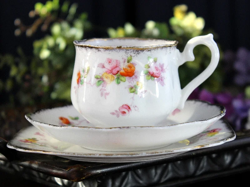 stylish mugs for family events-Royal Albert Trio, Teacup, Saucer & Square Side Plate, Roses Motif 18476